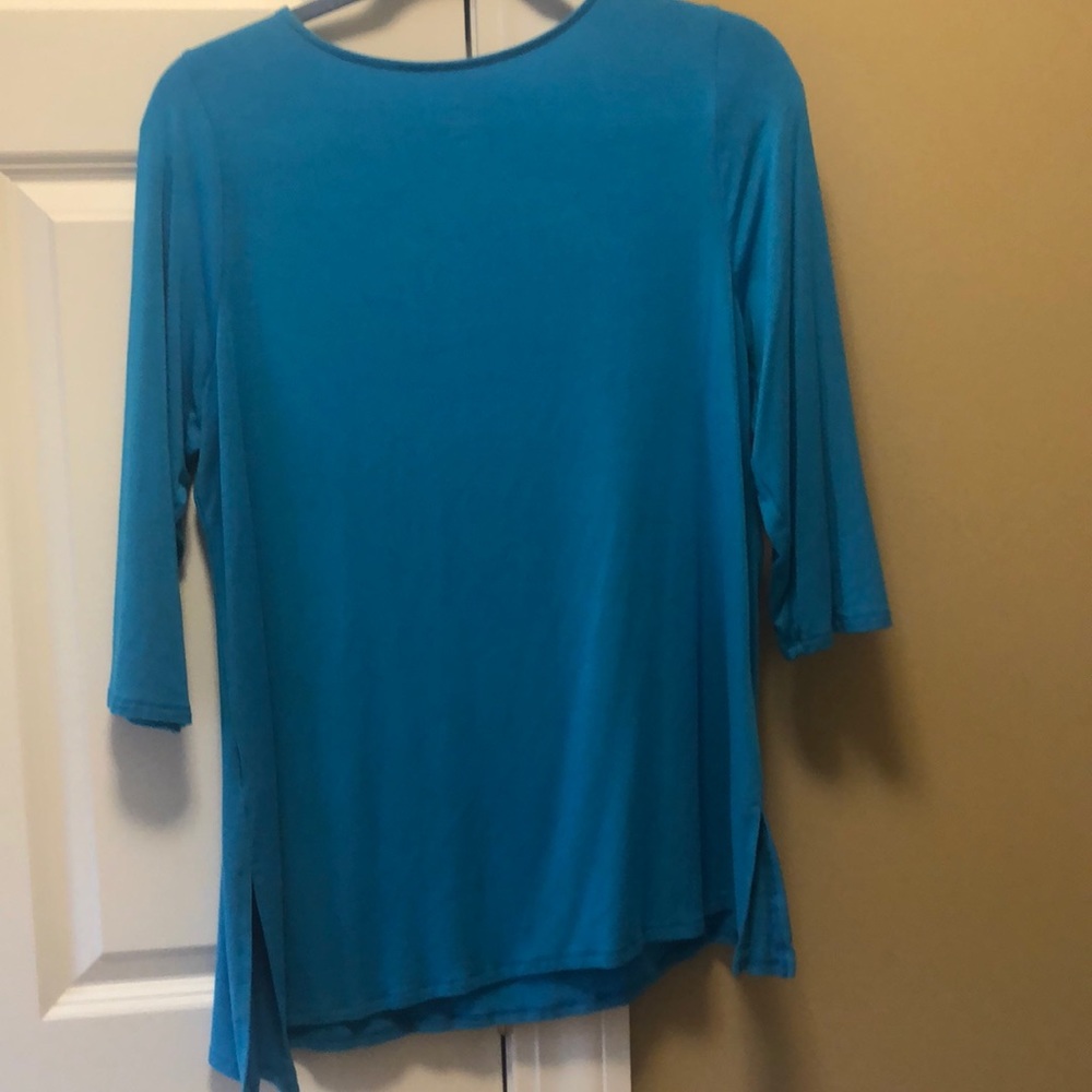 Beautiful Turquoise Top - Picture 5 of 5